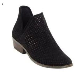 Lucky Brand Kambry perforated ankle boots size 7.5